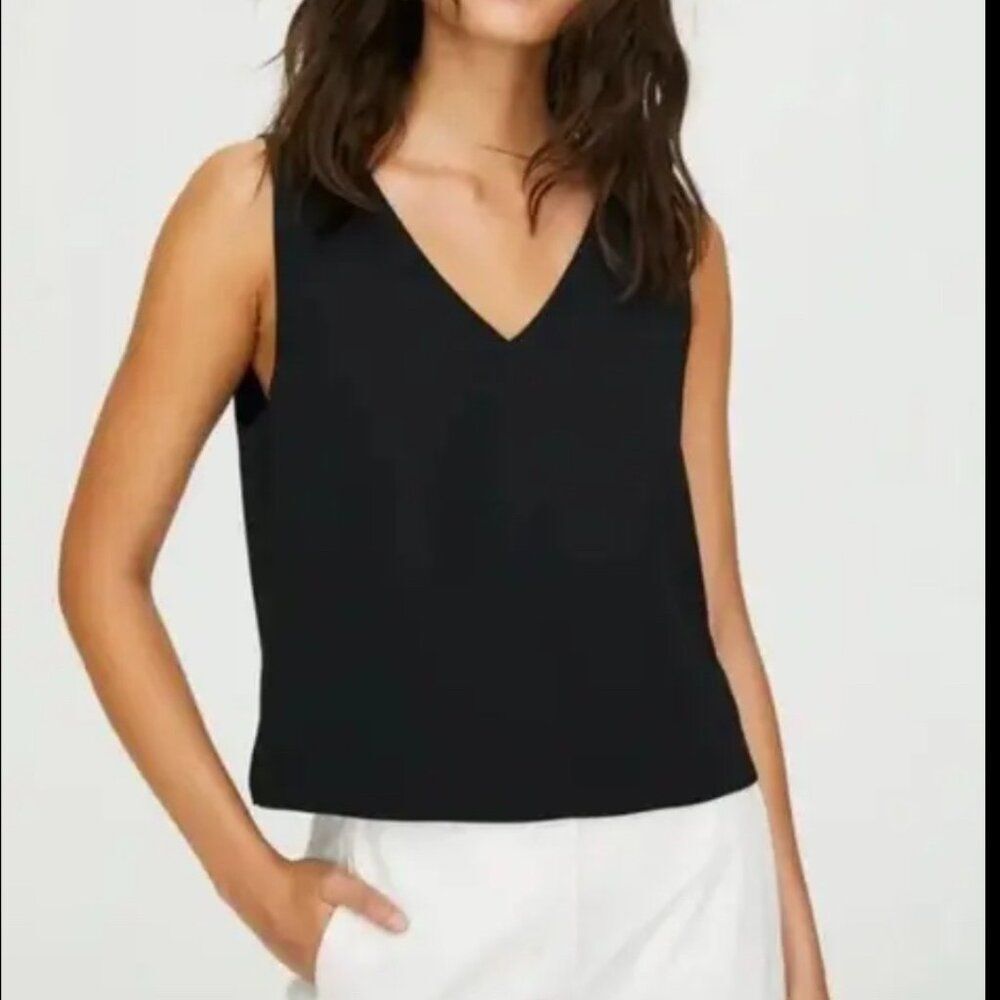 Babaton Aritzia Black V-Neck Sleeveless Tank Blouse Top Small Workwear Minimalis
